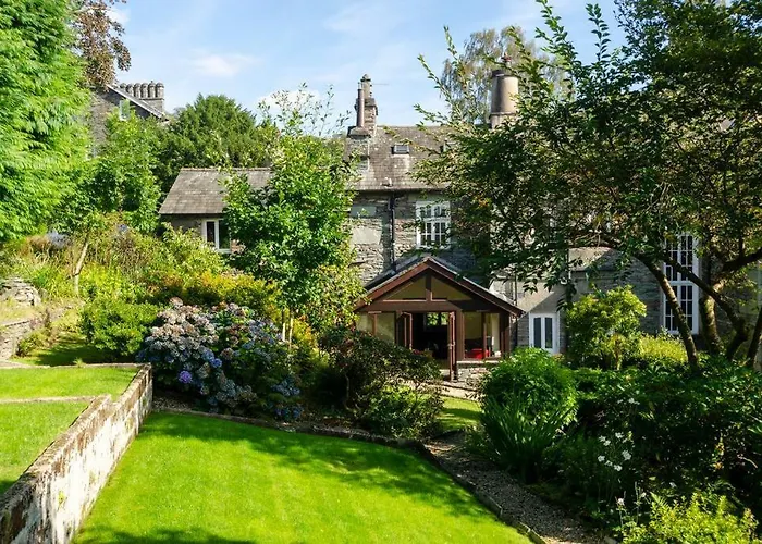 Сasa de vacaciones The Parsonage, *